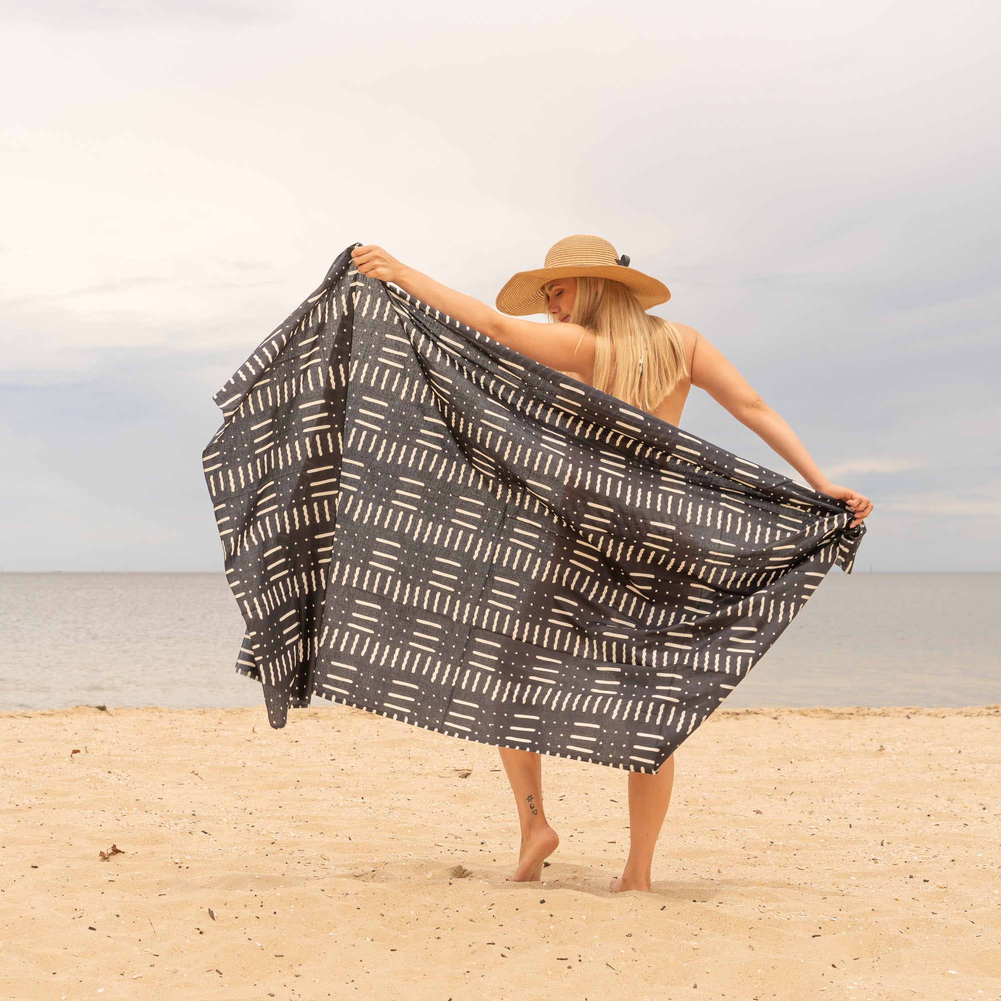 Geometric Black - 100% Cotton Sarong