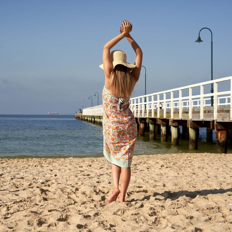 Island Blossoms' 100% Cotton Sarong | Floral Beach Style