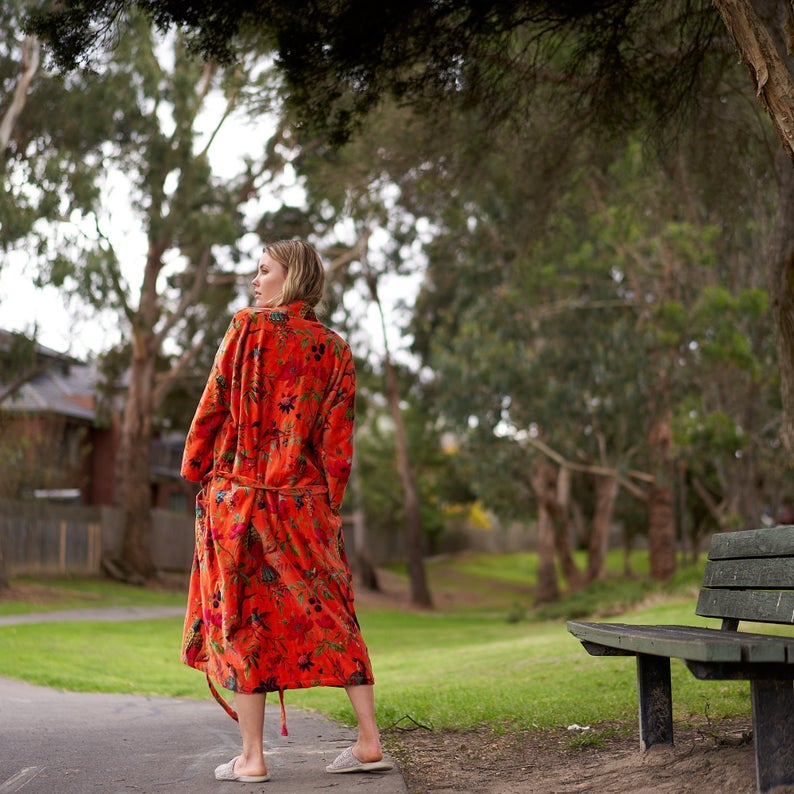 Timeless Elegance - Velvet Kimono Robe