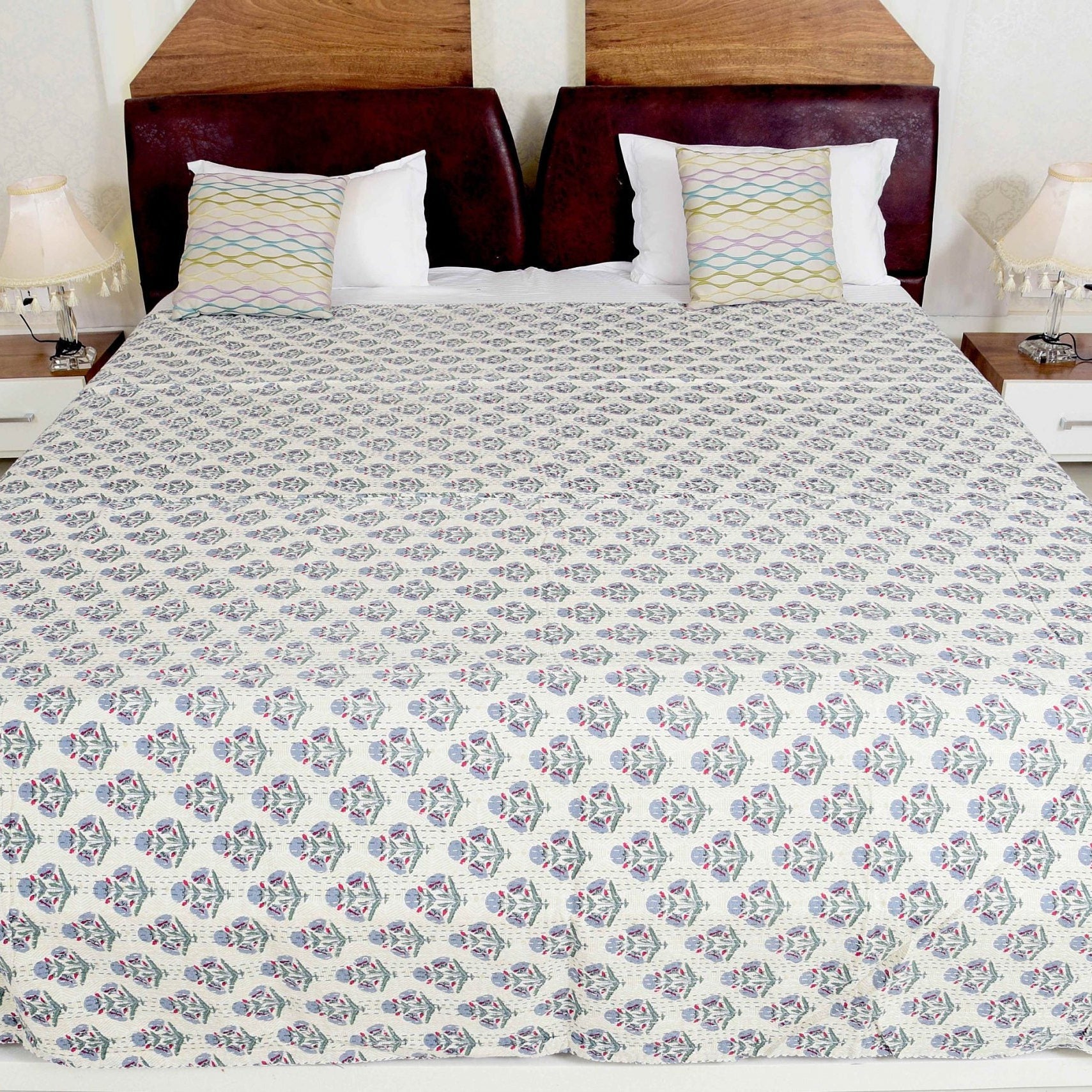 Daisies Boho Kantha Quilt - Floral Pattern