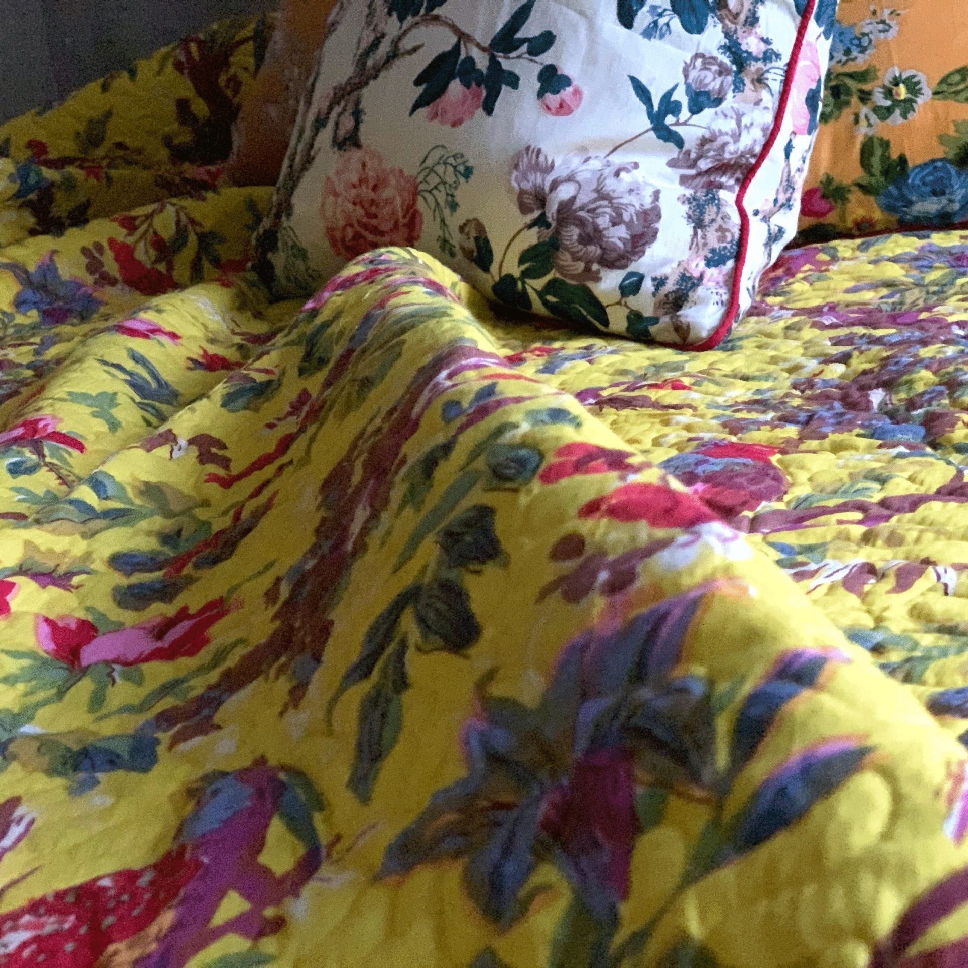 Sun Floral Cotton Quilt - Reversible Design