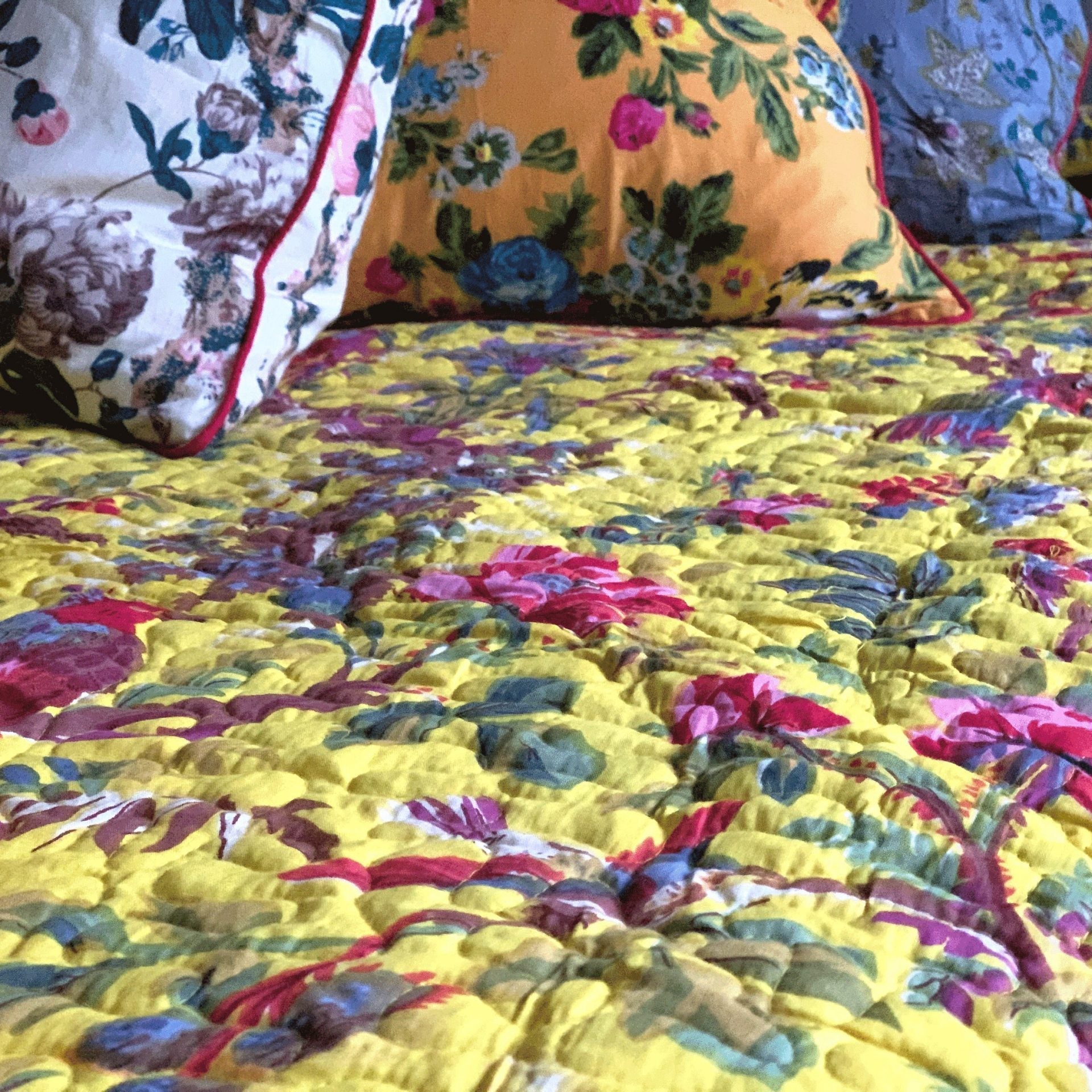 Sun Floral Cotton Quilt - Reversible Design