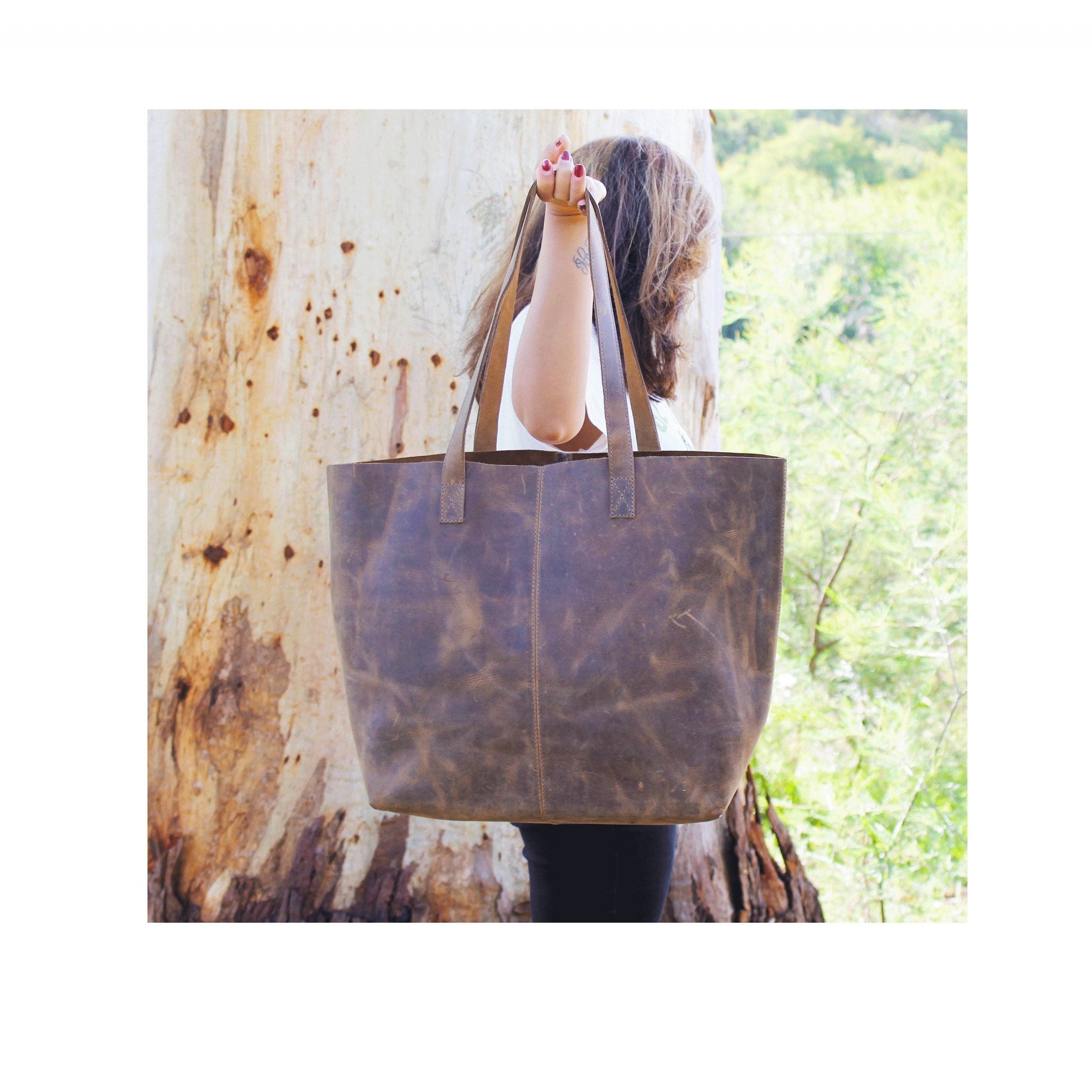 Classic Urban Explorer Leather Tote Bag - Versatile