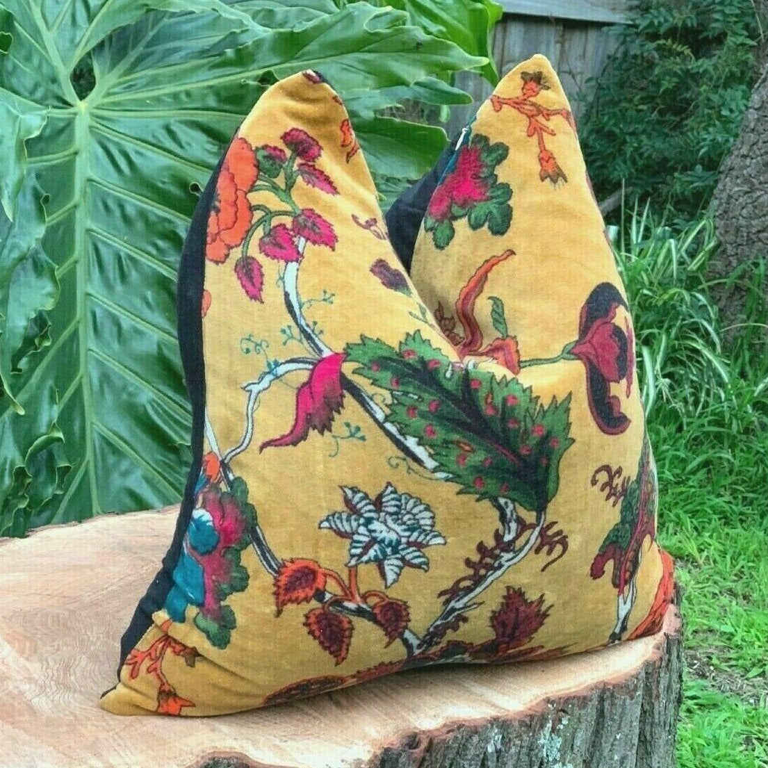 Flora Mexicana Velvet Cushion Cover