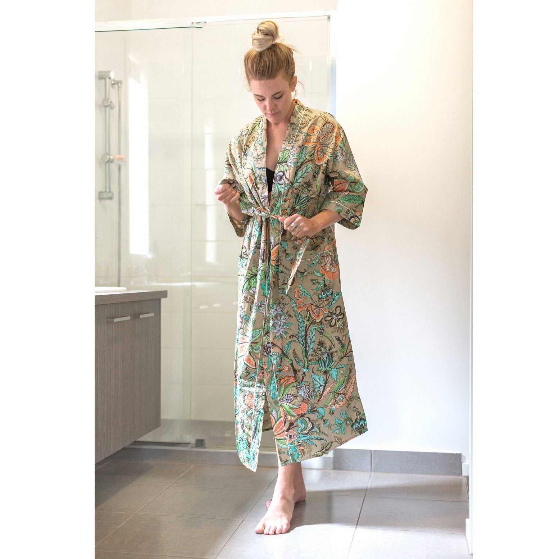 'Hidden Oasis' Women’s Cotton Kimono Robe - Relaxing